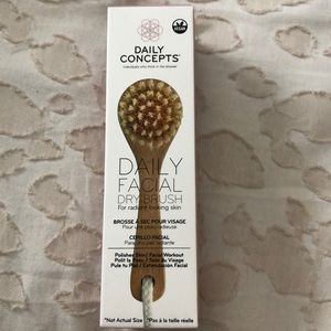Daily concepts facial dry brush